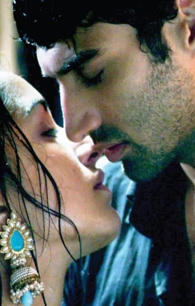 Start the celebrations with the well-known 'Tum Hi Ho' from 'Aashiqui 2.' Fans continue to adore Arijit Singh`s heartfelt performance of this song