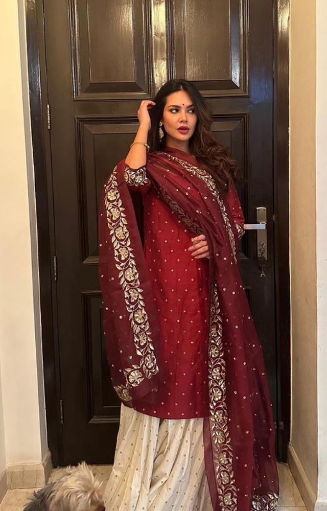 Examine Esha Gupta`s fashion development via the prism of stunning ethnic costumes.