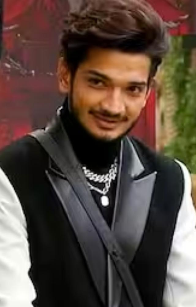 Applause and cheers erupt as Munawar Faruqui triumphs and takes home the coveted Bigg Boss Season 17 title.