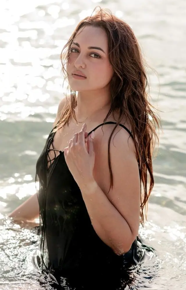 Sonakshi Sinha lost more than 30 kilos to debut in Bollywood but at no stage in her life did she take the help of cosmetic surgeries.