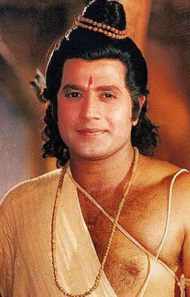 Arun Govil initially rejected for Ram`s role, later secured it with his winning smile being a significant factor in the decision.