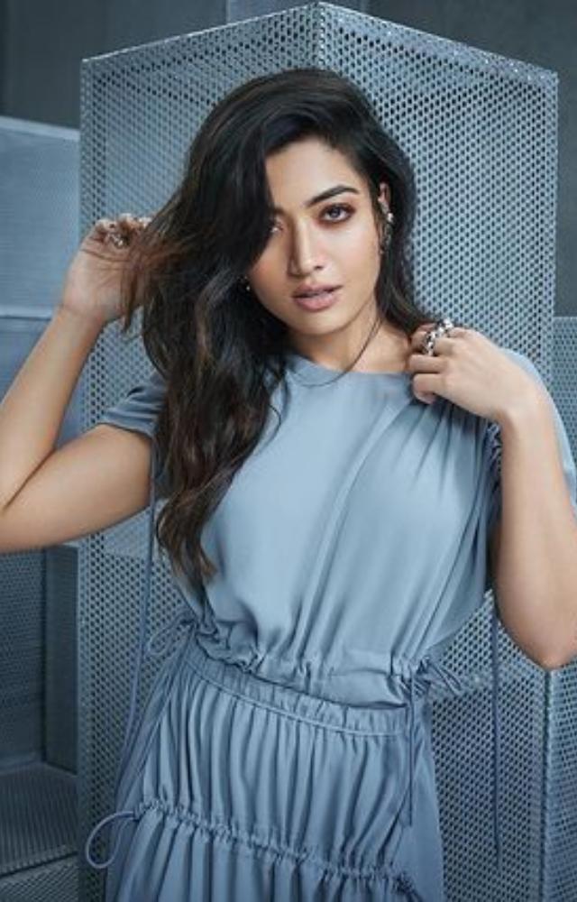 Rashmika Mandanna exudes an alluring beauty and charisma that captivates people and creates a lasting impression. She looks incredibly lovely.