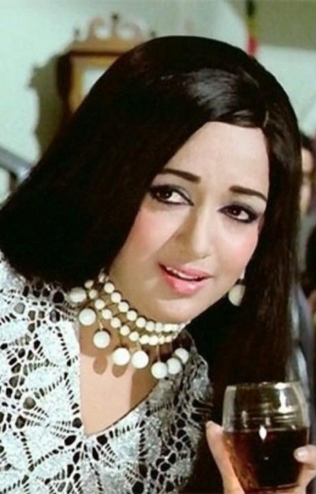 Classic Bollywood drama full of unexpected turns, twins who were separated at birth lead vastly different lives that are intertwined with fate, love & identity.