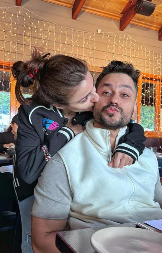 Soha, Kunal in Melbourne - Family Time