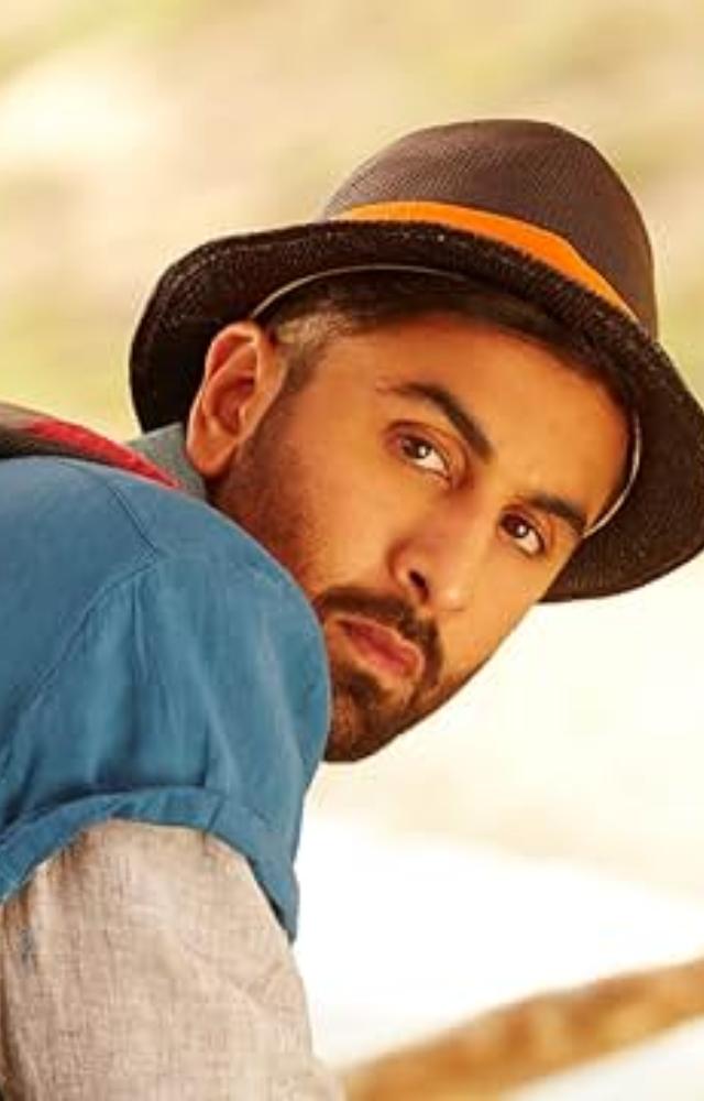 Tu Koi Aur Hai evokes the pain of lost love, with Rahman’s music deepening the emotions of heartbreak.