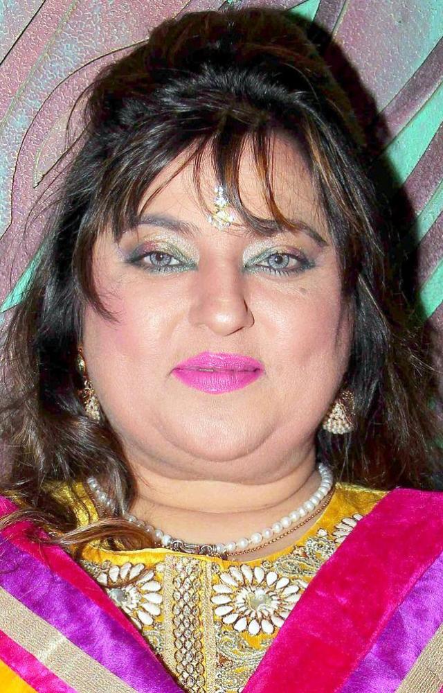 Dolly Bindra, from Bigg Boss 4, became famous for her fiery arguments and outspoken nature.