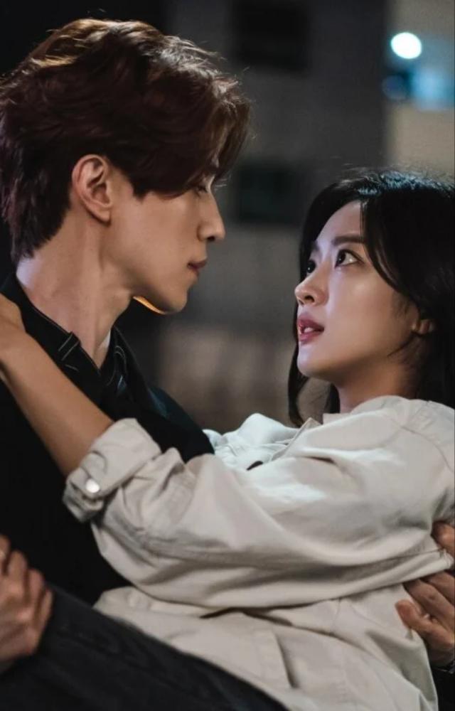 Played a mesmerizing nine-tailed fox in a gripping fantasy drama.