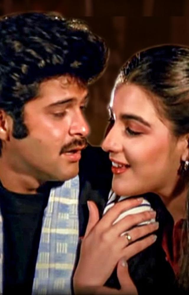 This peppy number from Saaheb is one of Bappi Lahiri’s most iconic disco tracks that defined the ’80s Bollywood music era.
