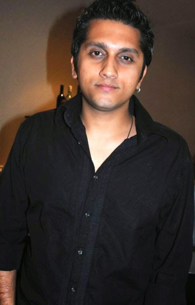 Mohit Suri started his career behind the scenes, assisting on films like Kasoor, learning the ropes early on.