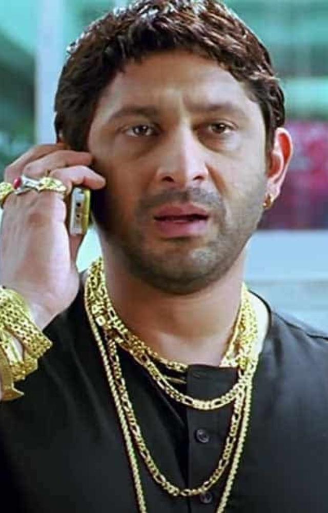 His iconic role as Munna’s loyal sidekick won hearts instantly. Circuit’s comic timing and catchphrases became legendary.
