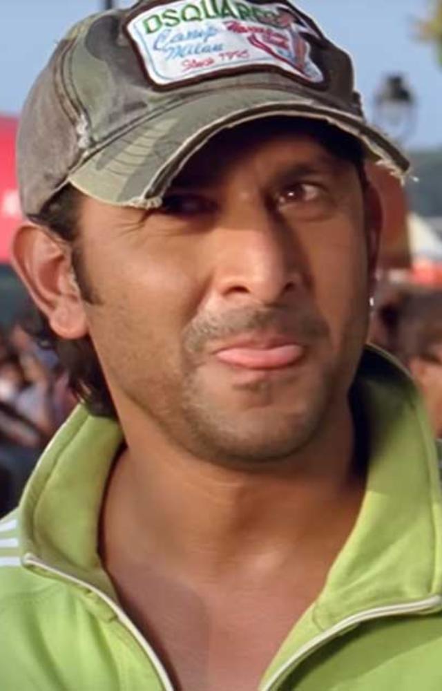 As the short-tempered Madhav, Arshad shines in this chaotic comedy. His expressions and energy light up every scene.