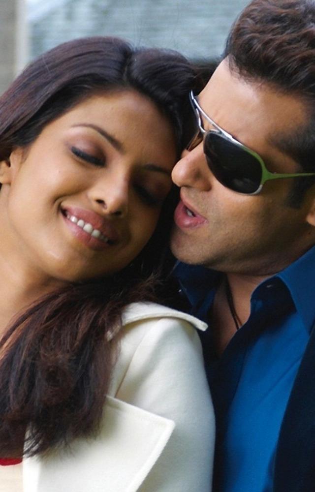 A romantic anthem with a rich blend of emotions, beautifully voiced by Kunal. His voice added the perfect touch to this multi-starrer love saga.