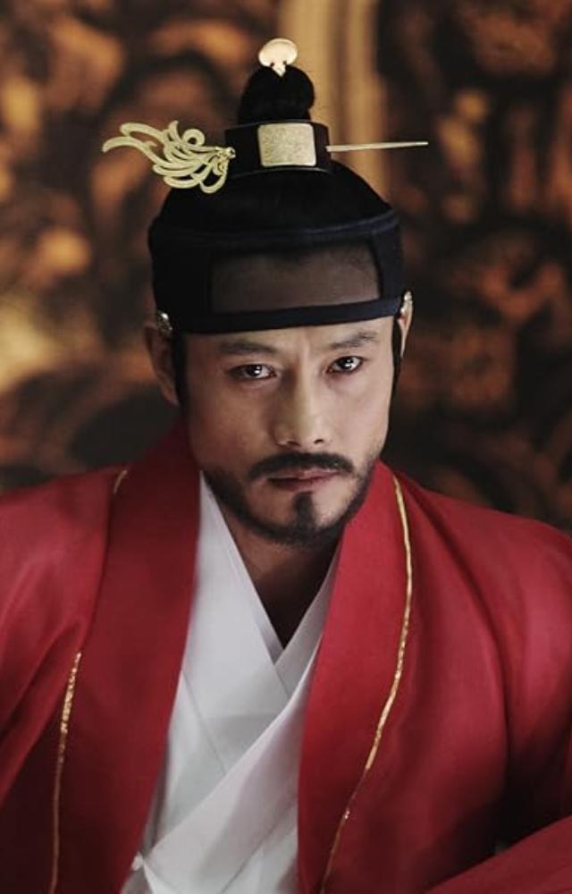 A commoner impersonates a king in this charming historical drama filled with wit, warmth, and unexpected twists.