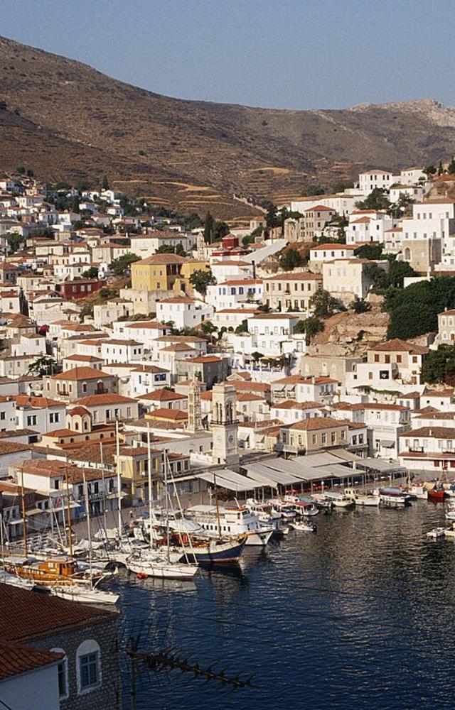 No cars, just donkeys and cobbled lanes. Hydra is a peaceful escape steeped in tradition. Perfect for slow, scenic strolls.
