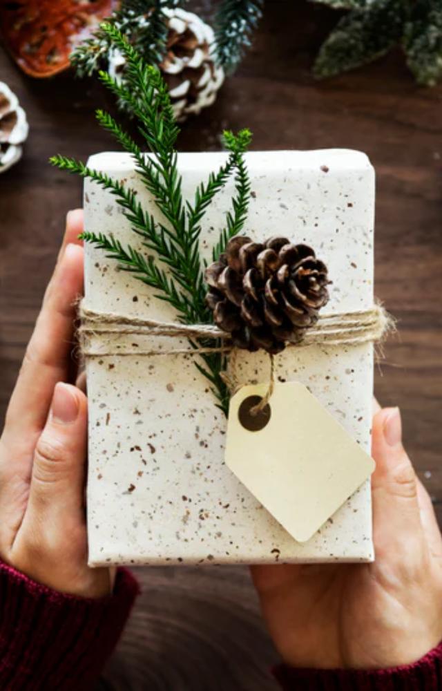 Choose sustainable and planet-friendly gifts that make a thoughtful holiday gesture.