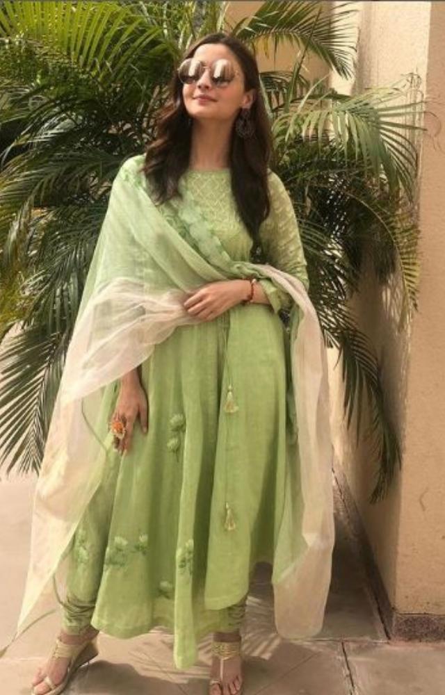 Soft, stylish, and summery—Alia’s mint green outfit is a total win. Perfect for a day event or intimate gathering.
