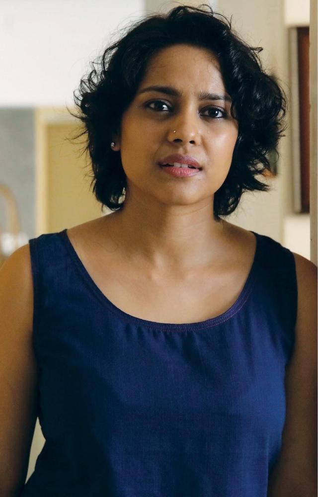 A heartwarming tale of friendship and dreams, this film beautifully captures Mumbai’s charm.