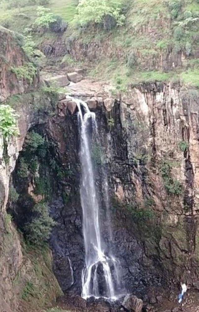 The only hill station in Vidarbha, this lush valley is filled with viewpoints, coffee plantations, and wildlife.
