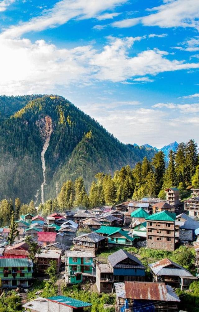 Tucked away in the Parvati Valley, this ancient village has its own rules, dialect, and mystical vibe.