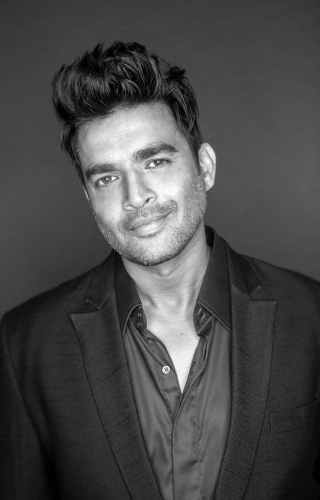 IIT graduate, shifted to acting, famous for Tanu Weds Manu and 3 Idiots.