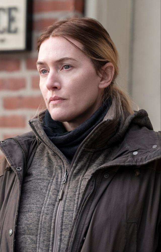 A detective unravels secrets in a small-town murder case. Kate Winslet delivers a career-defining performance.
