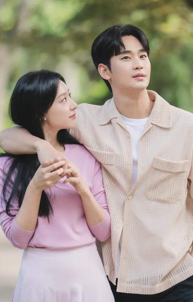 A modern fairy tale with emotional twists and rekindled love. Watch for a powerful couple navigating trials and reconciliation.