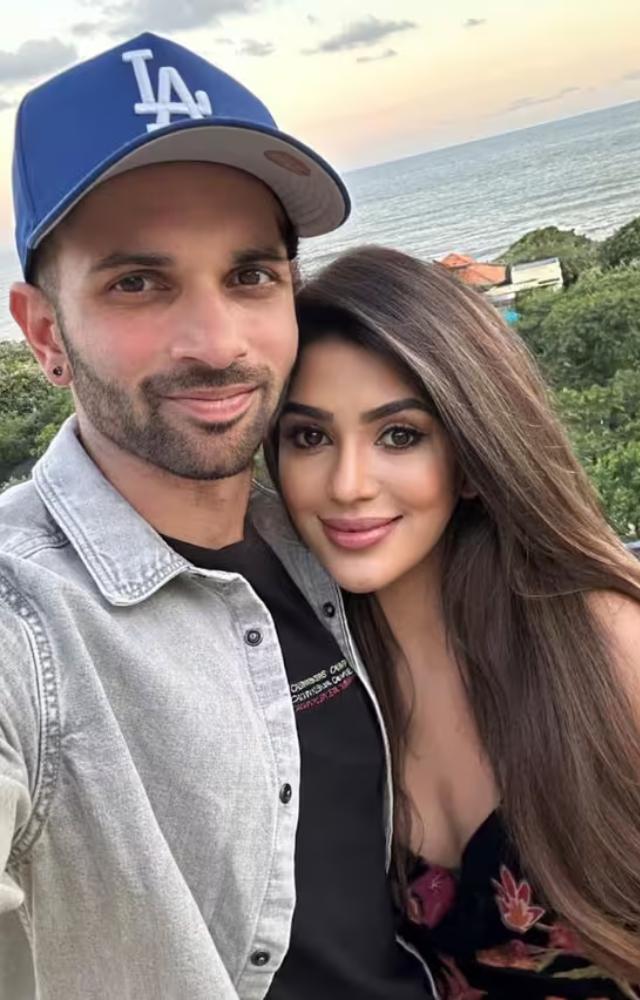 Keshav Maharaj & His Wife: All About Her