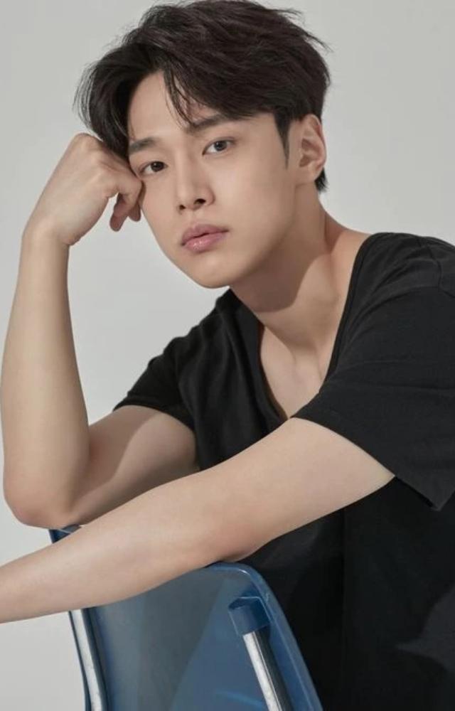 Watch Kang You-Seok Shine Onscreen