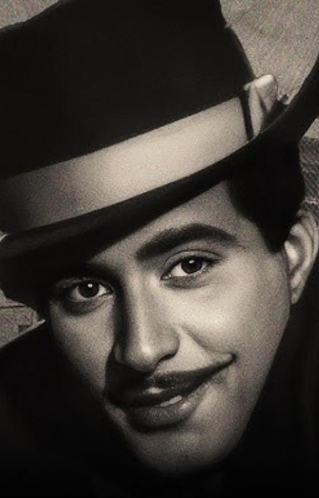Manoj Kumar’s powerful portrayal of Bhagat Singh made this a benchmark in patriotic cinema. The film still resonates with India’s freedom struggle emotions.