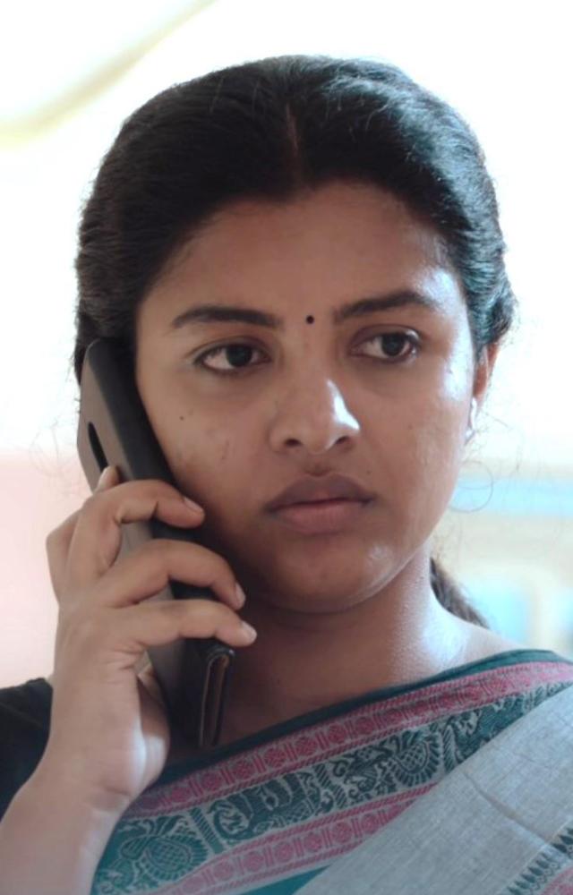A compelling crime drama led by a strong female protagonist. It blends suspense, style, and sharp storytelling.
