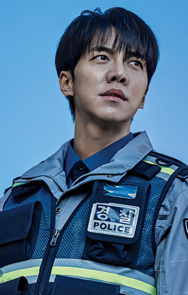 A chilling psychological thriller that questions morality and identity as a serial killer’s brain is transplanted into a rookie cop.