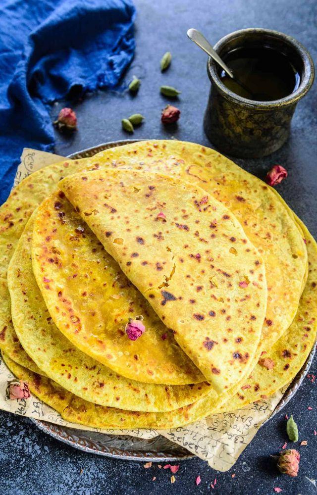 A sweet flatbread stuffed with jaggery and chana dal, Puran Poli is a festive Maharashtrian delicacy.
