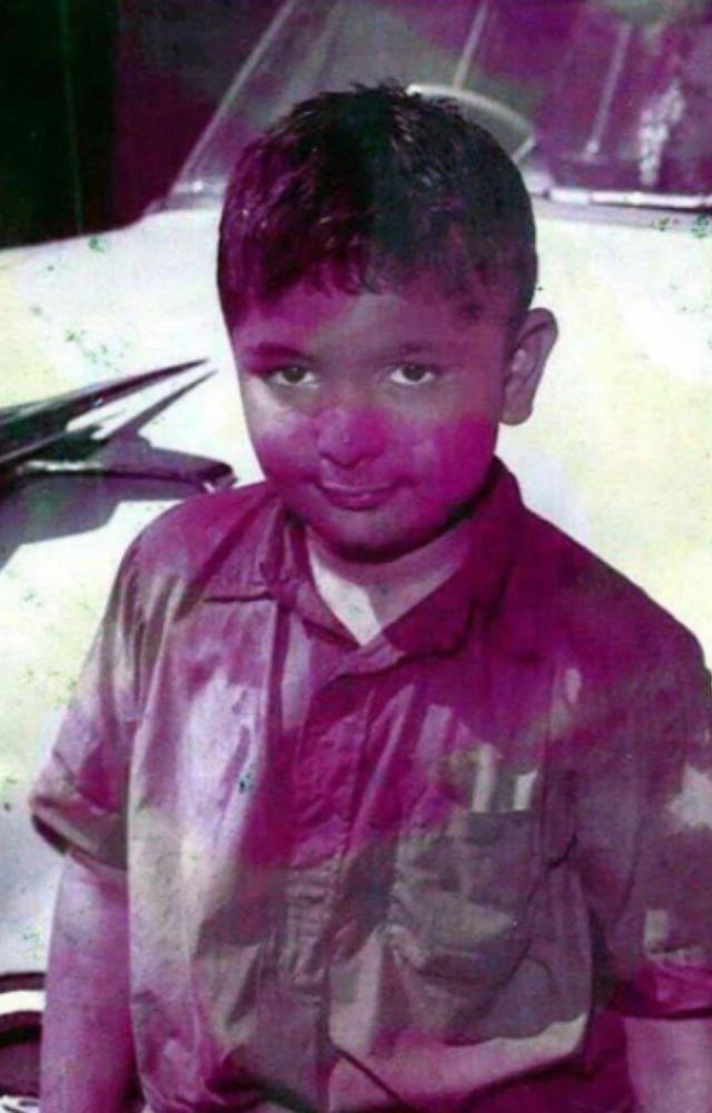 Rishi Kapoor made his first on-screen appearance as a toddler in the song “Pyaar Hua, Iqraar Hua” from his father Raj Kapoor’s film “Shree 420.”
