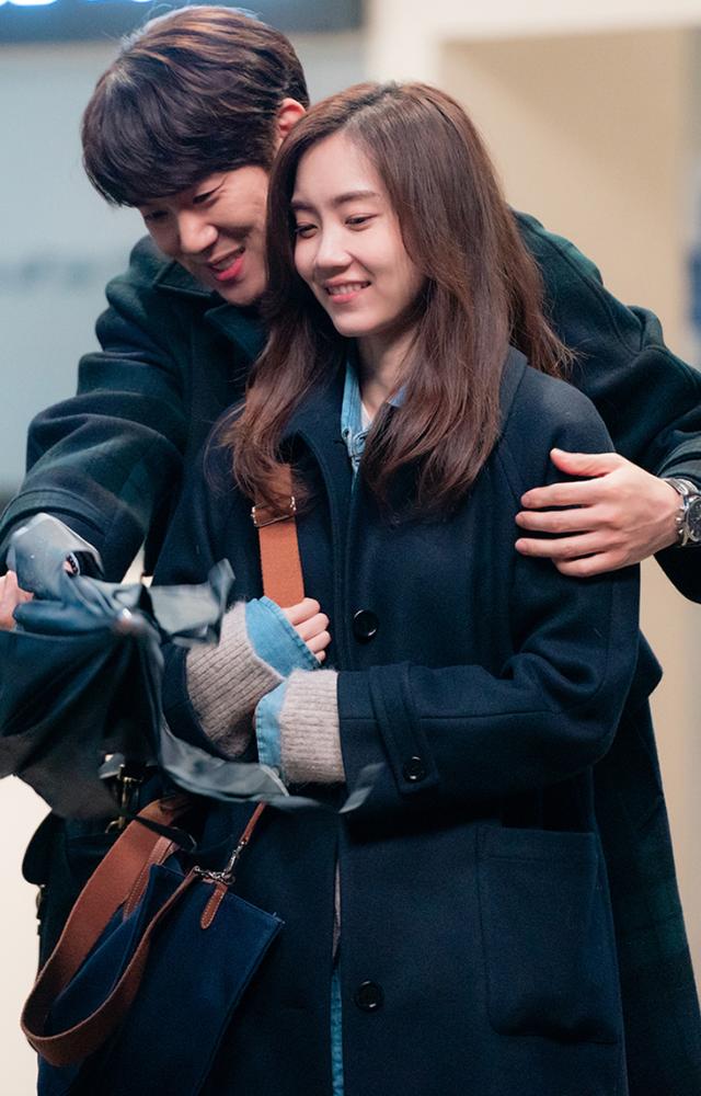 A comforting drama that follows five doctors navigating life, friendships, and music while working at a hospital.