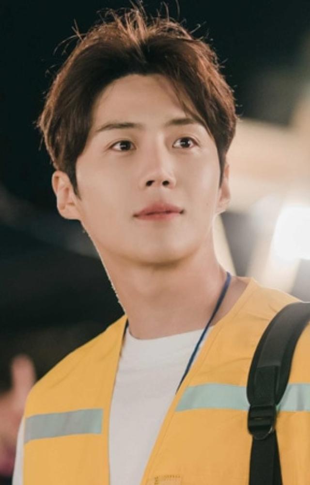Set in a beautiful seaside village, this drama brings romance, healing, and endless summer smiles.