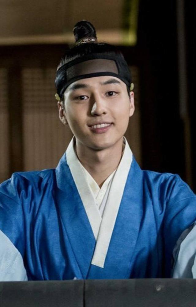 He played the dual roles of young Lee Gyeom and Han Sang-hyun. This is a historical drama about Shin Saimdang, a famous Korean artist and calligrapher.