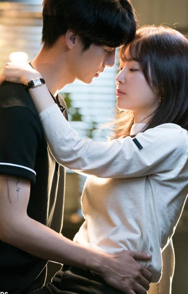 His first lead role, this drama propelled him to stardom. He played On Jung-seon, a talented and passionate chef who falls in love with an aspiring writer.