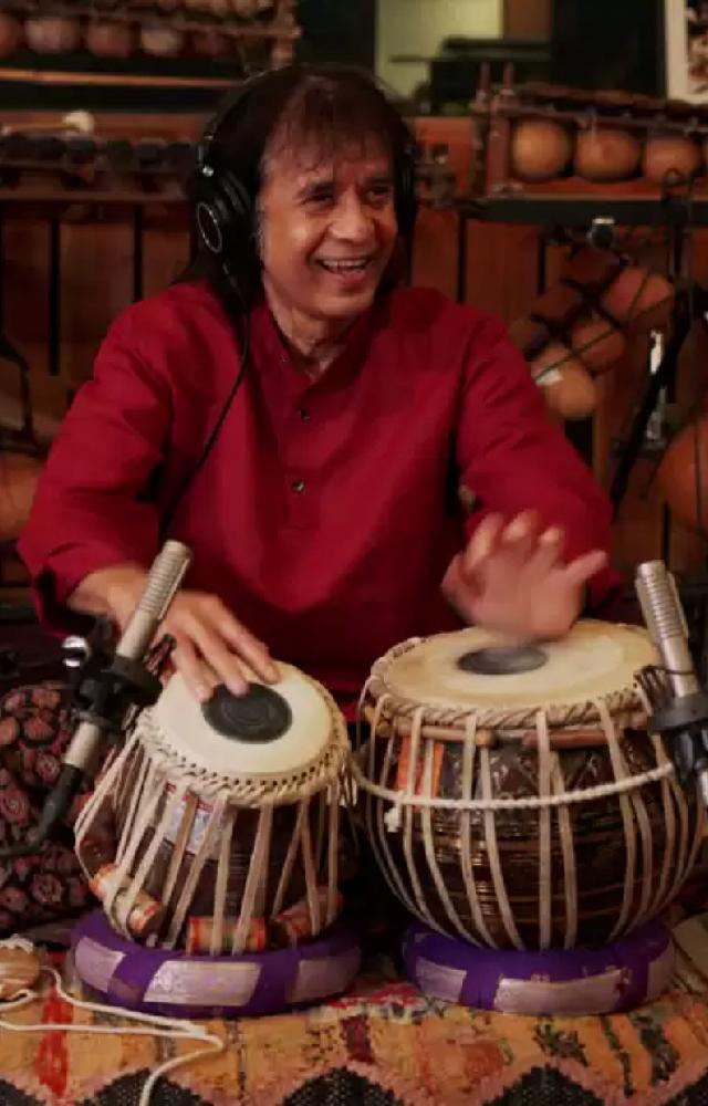 Another soothing melody composed by the late tabla maestro along with Ustad Sultan Khan, the song was sung by Kavita Krishnamurthy.