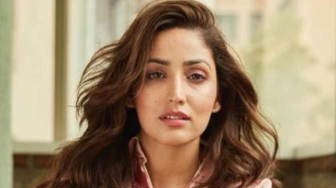 Priyanka Chopra To Mira Kapoor, Take Celebrity Approved Summer Skincare Tips From These Bollywood Divas