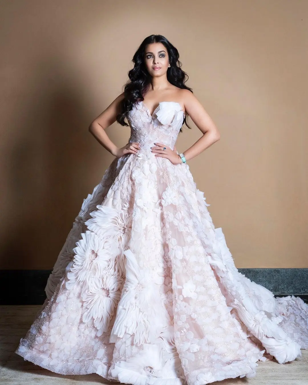 For Aishwarya Rai Bachchan first appearance at the Paris Fashion Week, she was strutting down the runway in a lovely lavender floral dress with leather shoes.