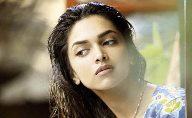 Sexy Siren: Deepika Padukone