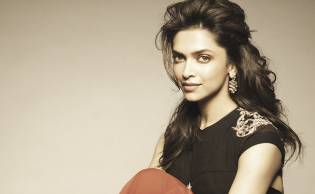 Sexy Siren: Deepika Padukone