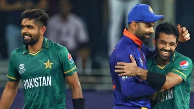 Candid Moments from the Ind VS Pak ICC T20 World Cup 2021 Match that won the internet and our hearts