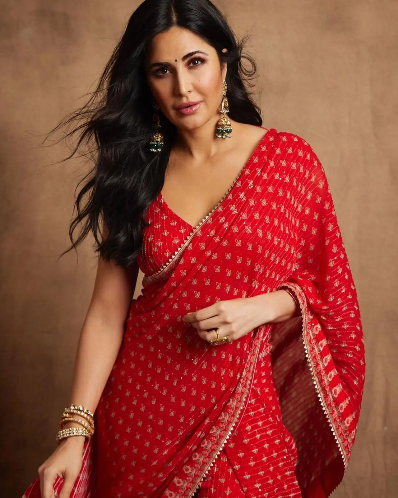 Karva Chauth is just around the corner, and if you are still confused about what to wear, then Katrina`s red saree is a perfect choice