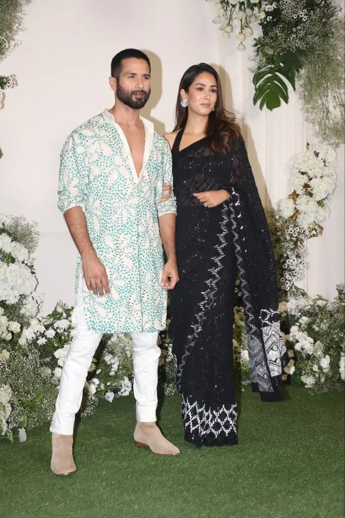 Shahid Kapoor and Mira Rajput looked stunning in their traditional outfits while celebrating Diwali at Manish Malhotra`s house