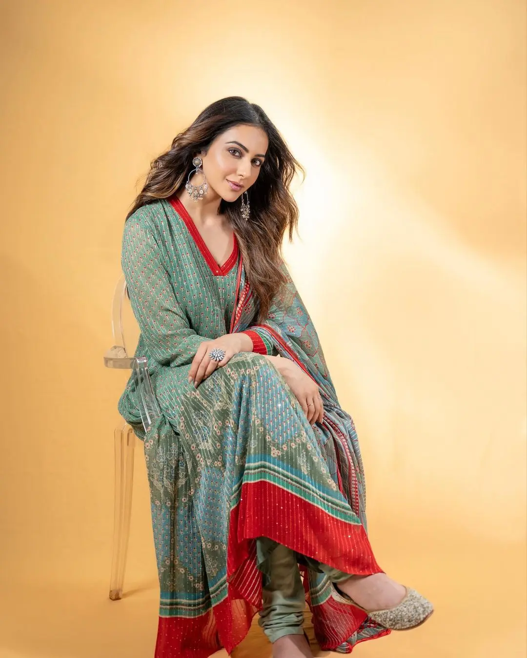 Rakul Preet Singh truly wowed everyone donning a stunning green and red anarkali outfit