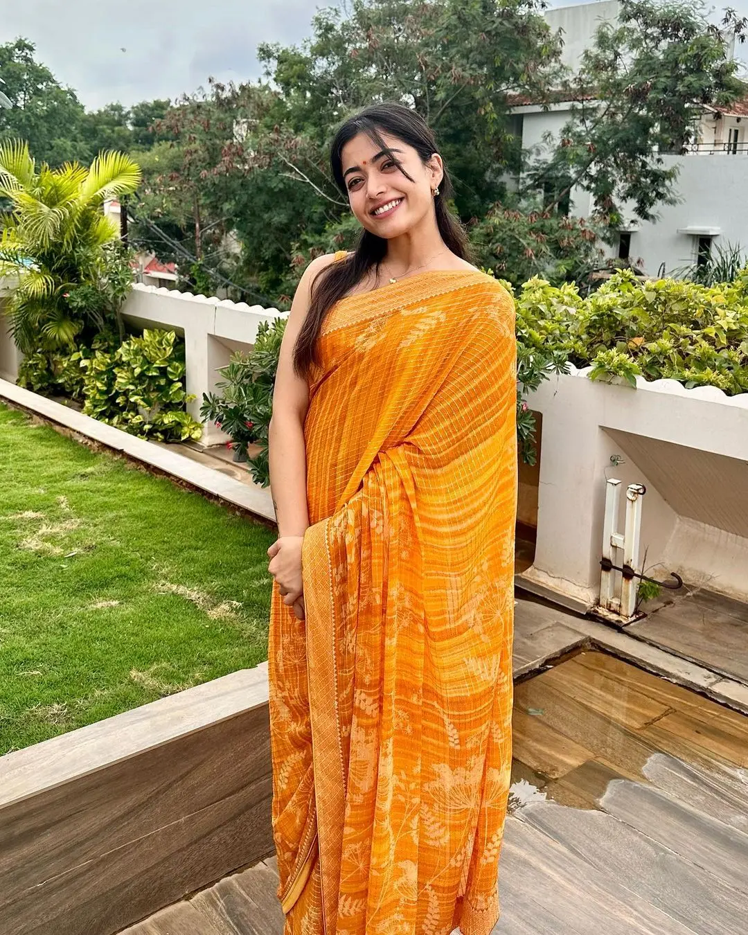 A yellow and orange saree is perfect for impressing your parents to buy you extra gifts this Diwali. Try out this look and sweeten your parents this festive season
