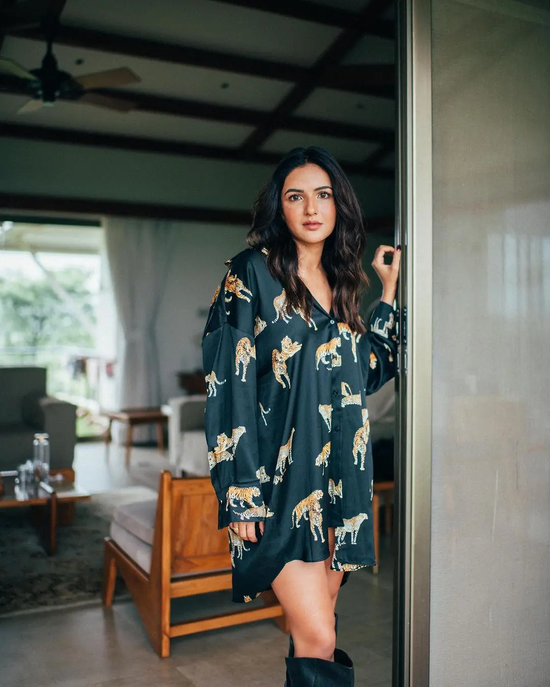 Jasmin Bhasin is a charming actress who rose to fame with her appearances in reality shows and television serials. She gained prominence for her participation in `Bigg Boss` and her role in the show `Dil Se Dil Tak.`
