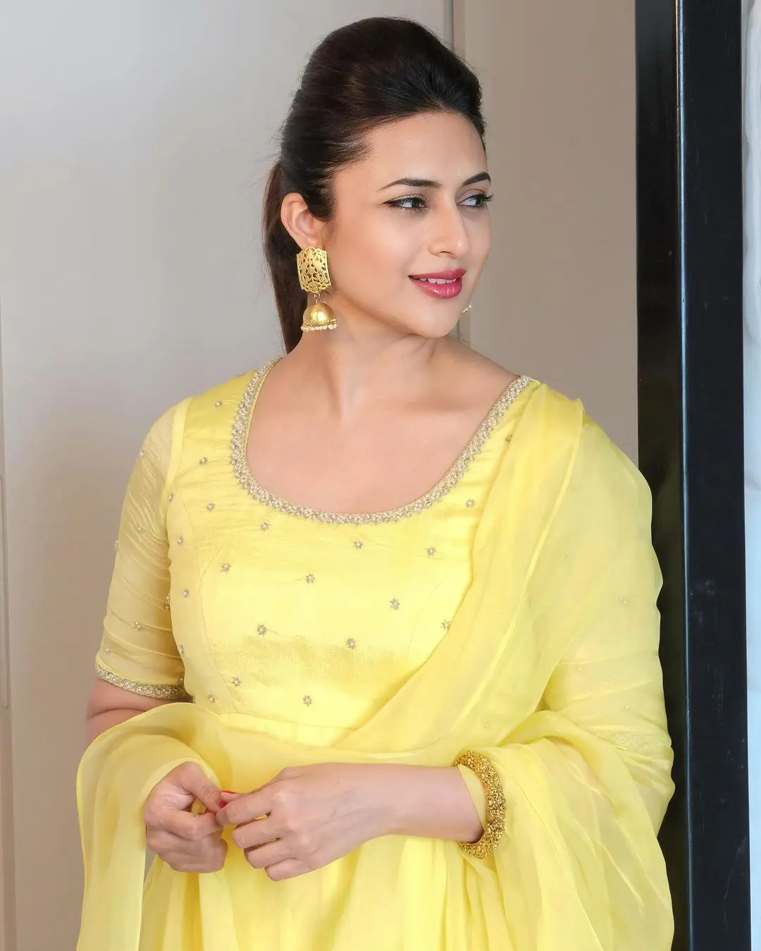 Her impeccable acting and charming personality have made her one of the most adored actresses in the Indian television landscape. Divyanka`s on-screen chemistry with co-star Karan Patel is particularly celebrated