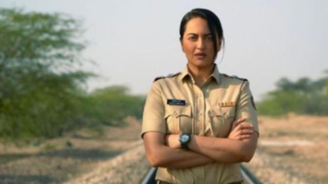9 Bollywood Actos Who Will Make Their OTT Debut In 2022